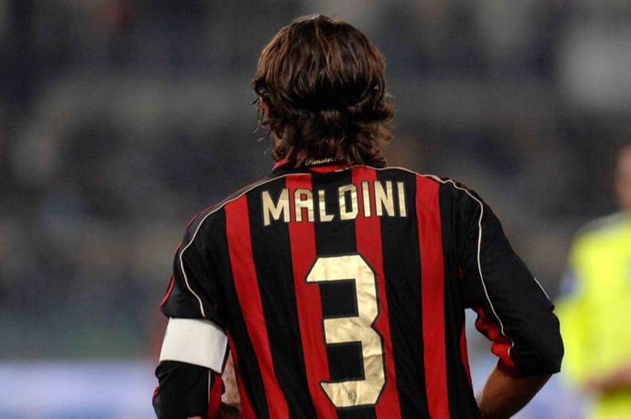 Paolo Maldini, Milan. Con la numero &#39;3&#39; ha giocato per 25 stagioni in maglia rossonera, vincendo 26 trofei.  stato capitano del Milan dal 1997 al 2009. LaPresse